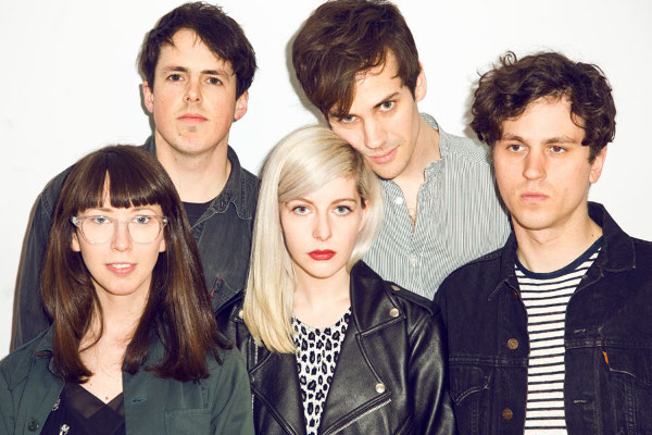 2014Alvvays_Press_80714_resized.jpg