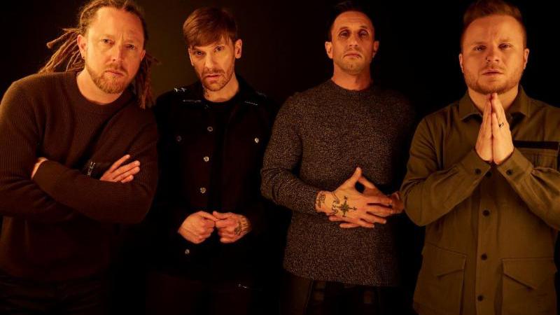 shinedown-brownPhoto-Credit-Jimmy-Fontaine.jpg