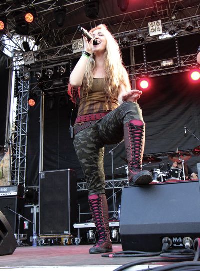 vickypsarakis5.jpg